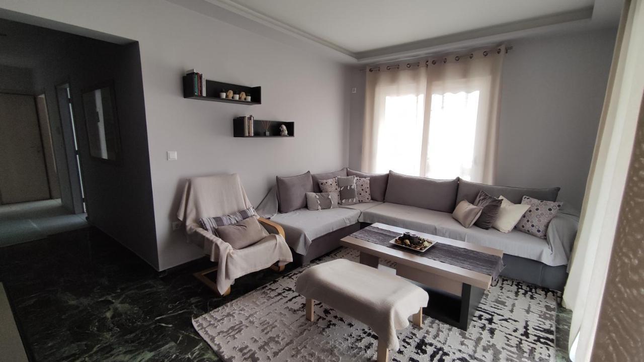 Two Bedroom Apartment In Атина Екстериор снимка