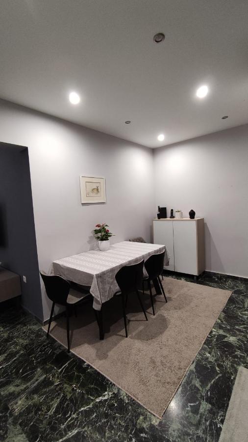 Two Bedroom Apartment In Атина Екстериор снимка