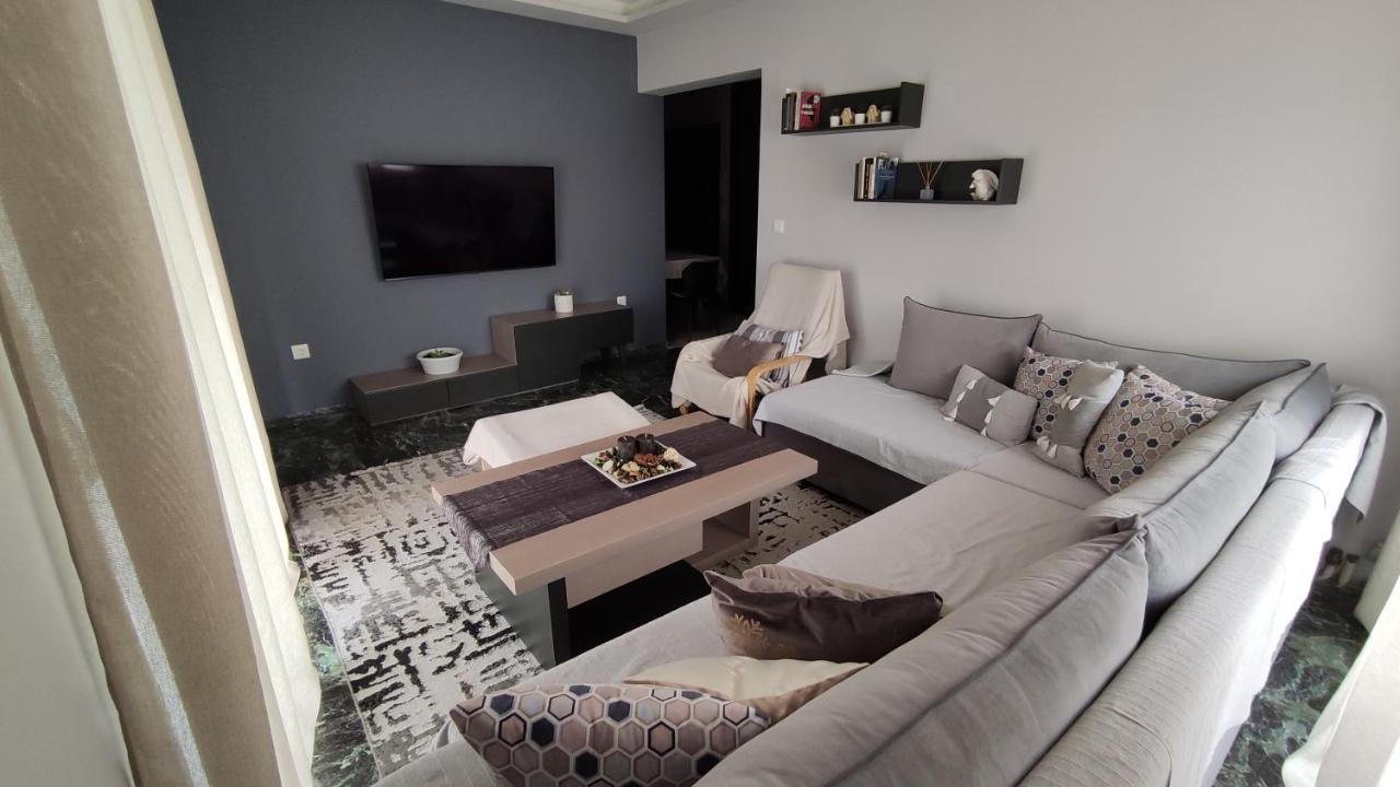 Two Bedroom Apartment In Атина Екстериор снимка